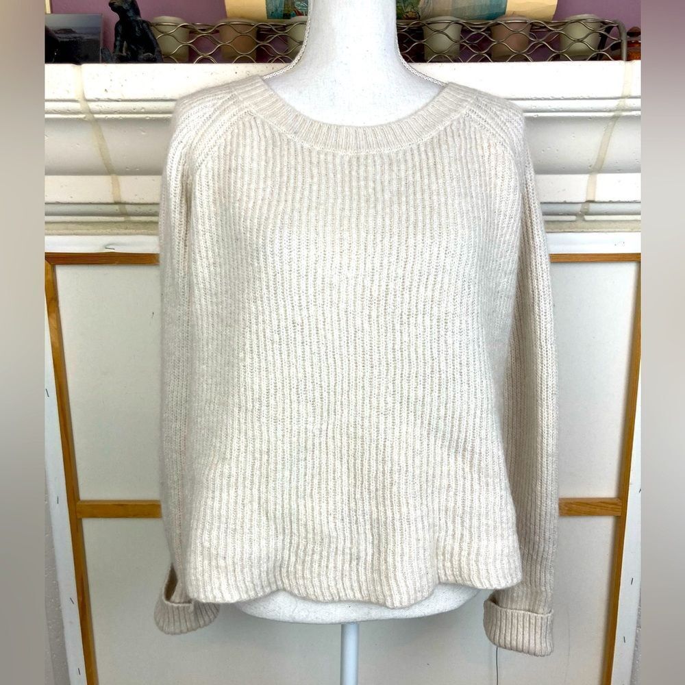 GAP Ribbed Crew Neck Sweater Boxy Cut snuggly chic color is :Milk